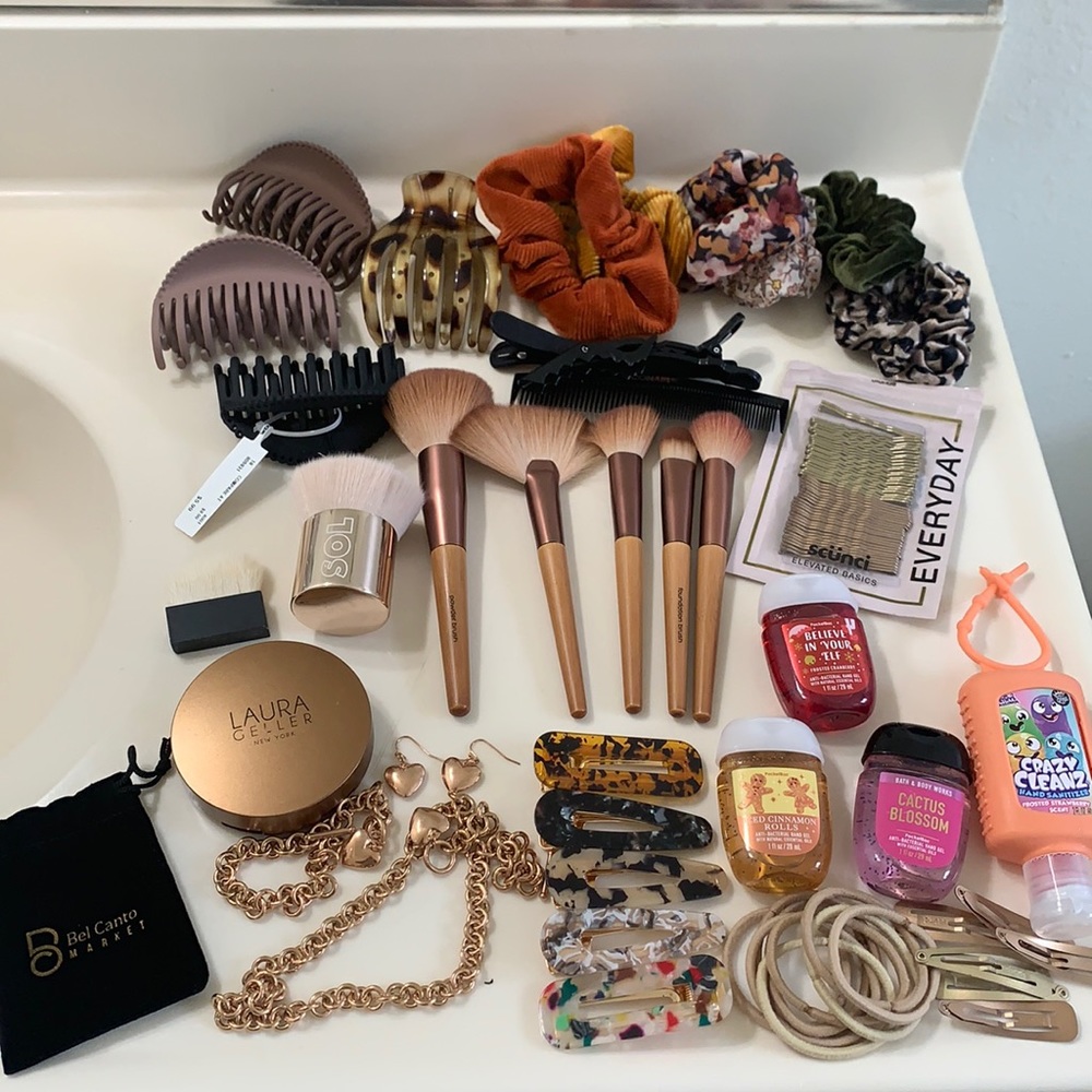 Huge beauty bundle!!over 50 pieces
